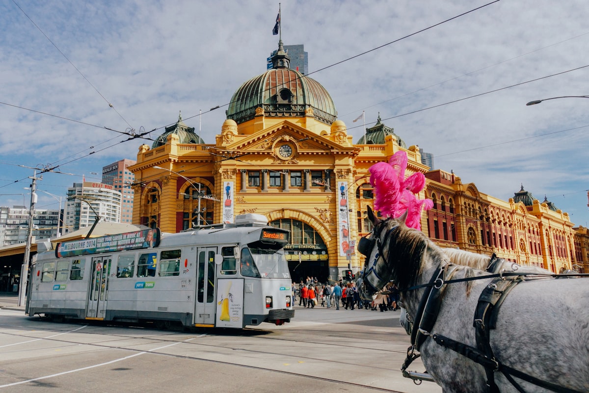 Melbourne city streets and skyline